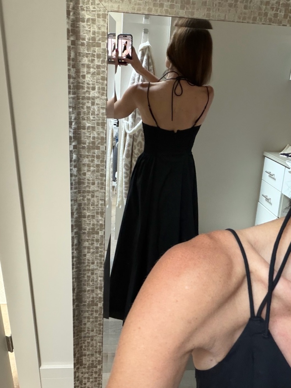 Abercrombie & Fitch Black V-Neck Spaghetti-Strap Dress - Picture 8 of 9